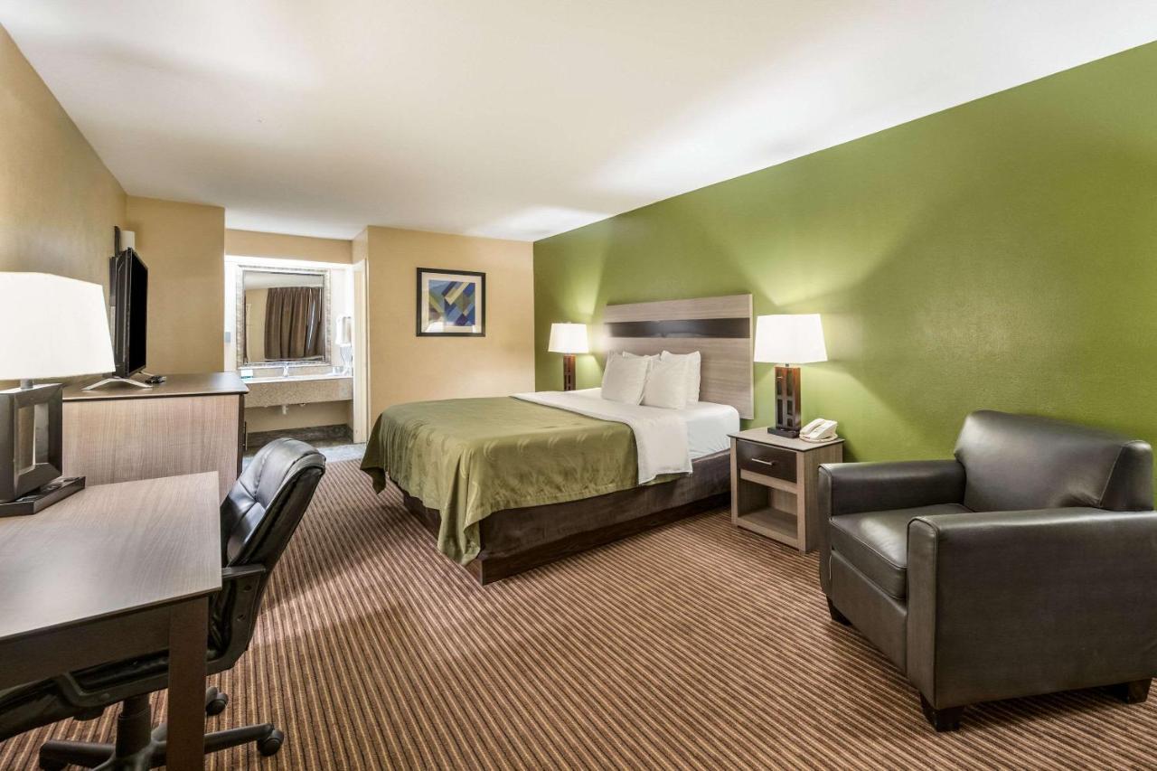 Quality Inn & Suites Garland - East Dallas Extérieur photo
