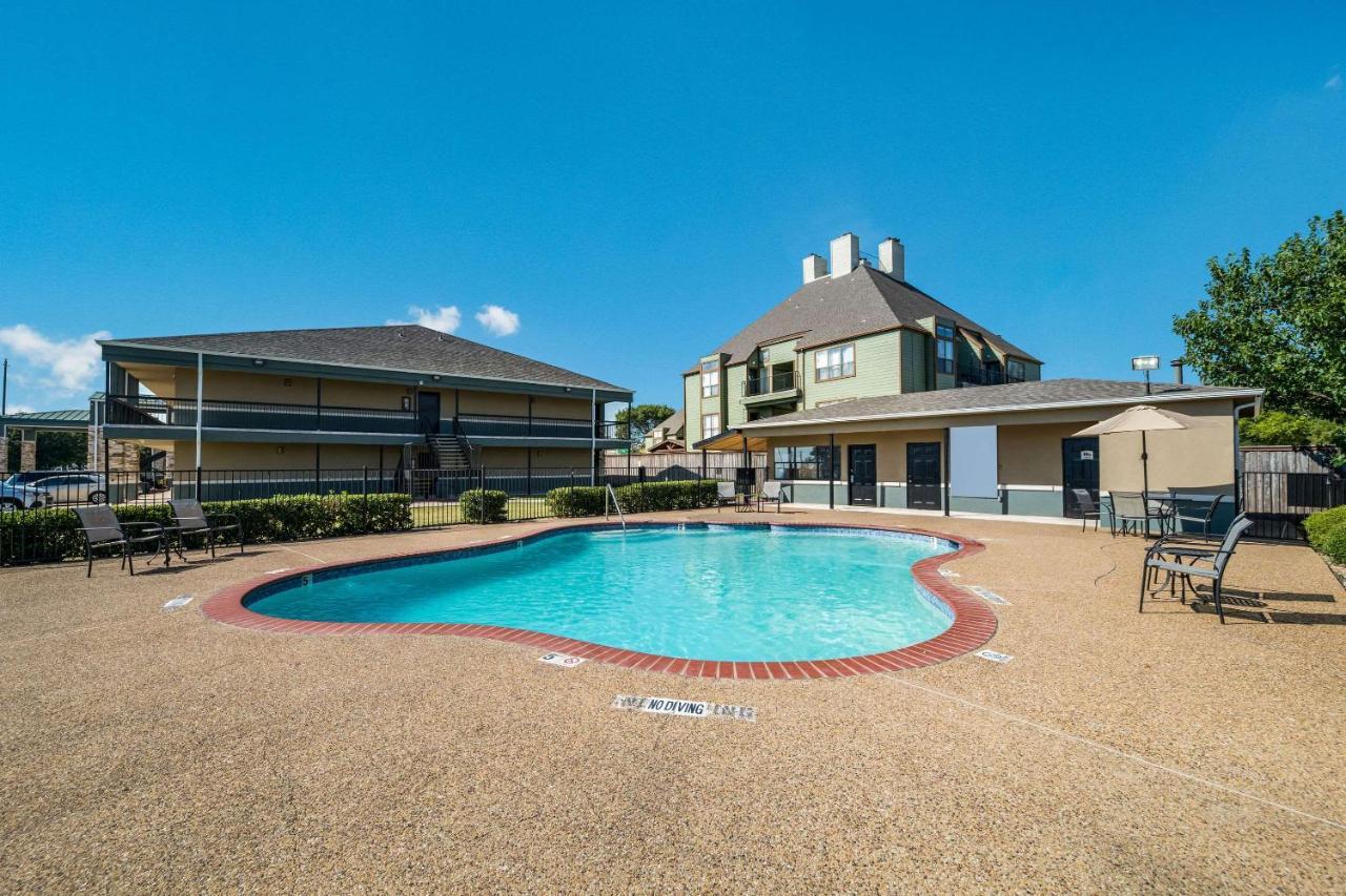 Quality Inn & Suites Garland - East Dallas Extérieur photo