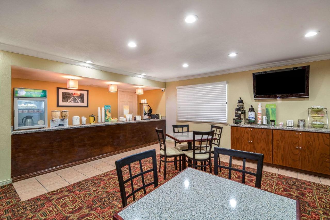 Quality Inn & Suites Garland - East Dallas Extérieur photo