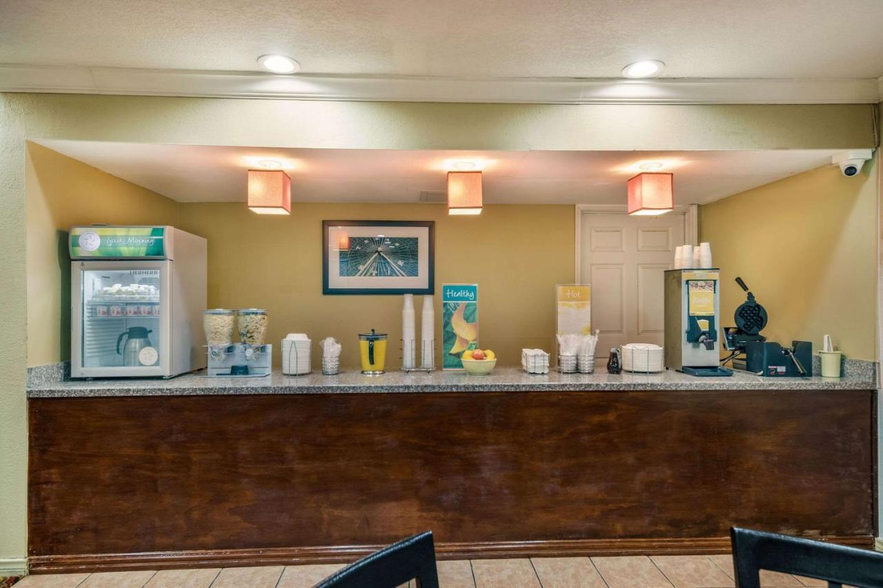 Quality Inn & Suites Garland - East Dallas Extérieur photo