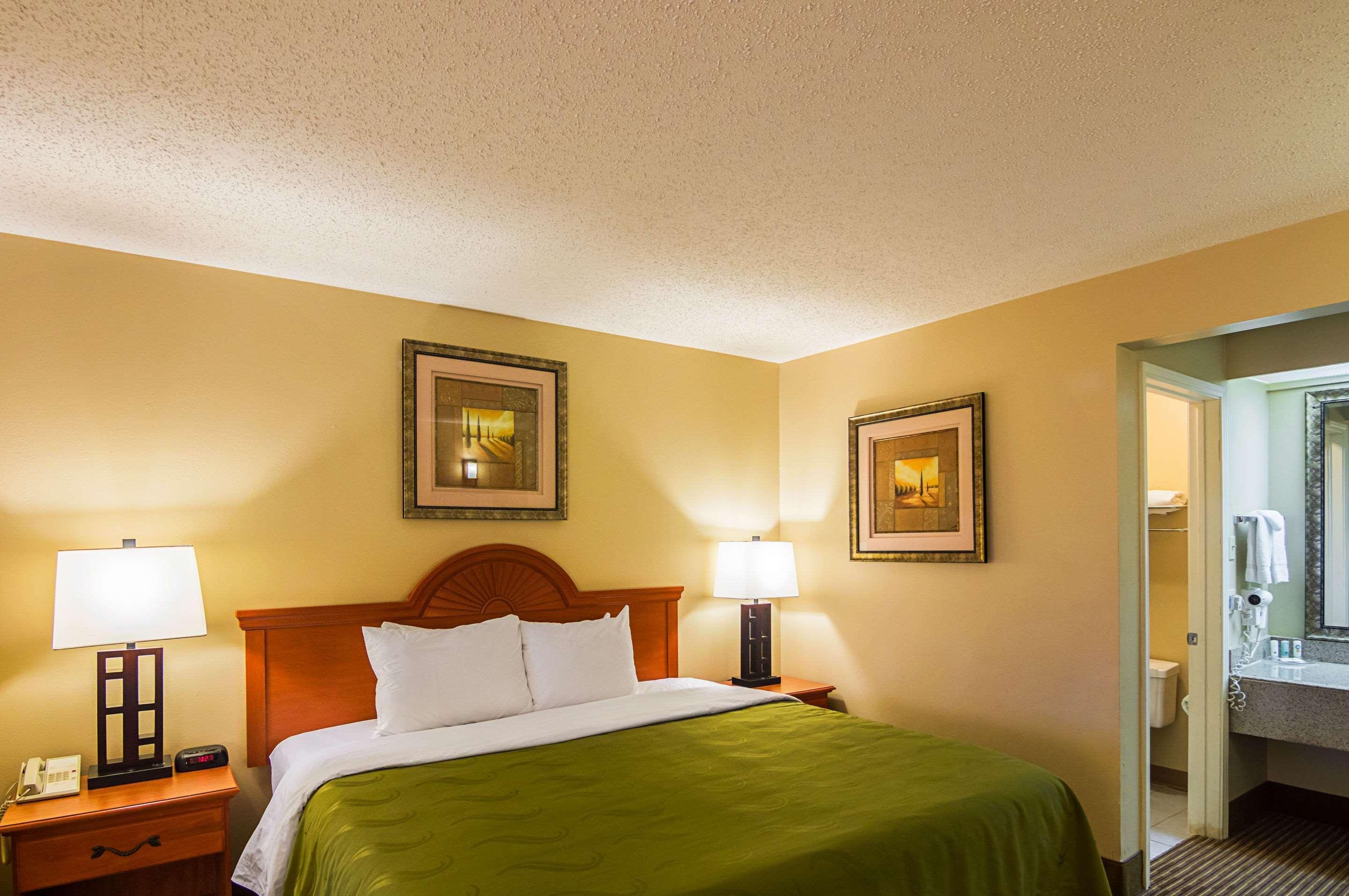 Quality Inn & Suites Garland - East Dallas Extérieur photo