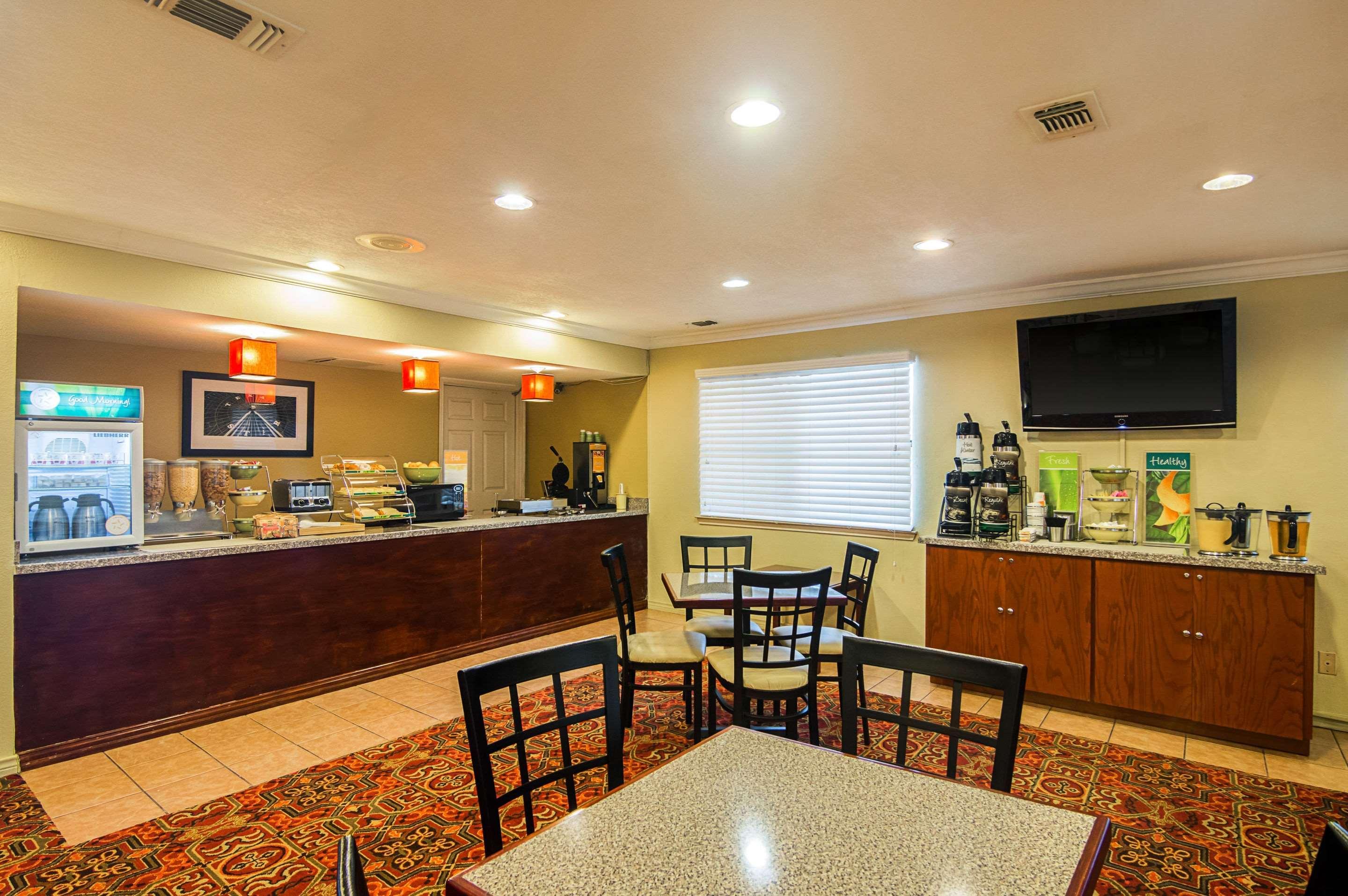 Quality Inn & Suites Garland - East Dallas Extérieur photo