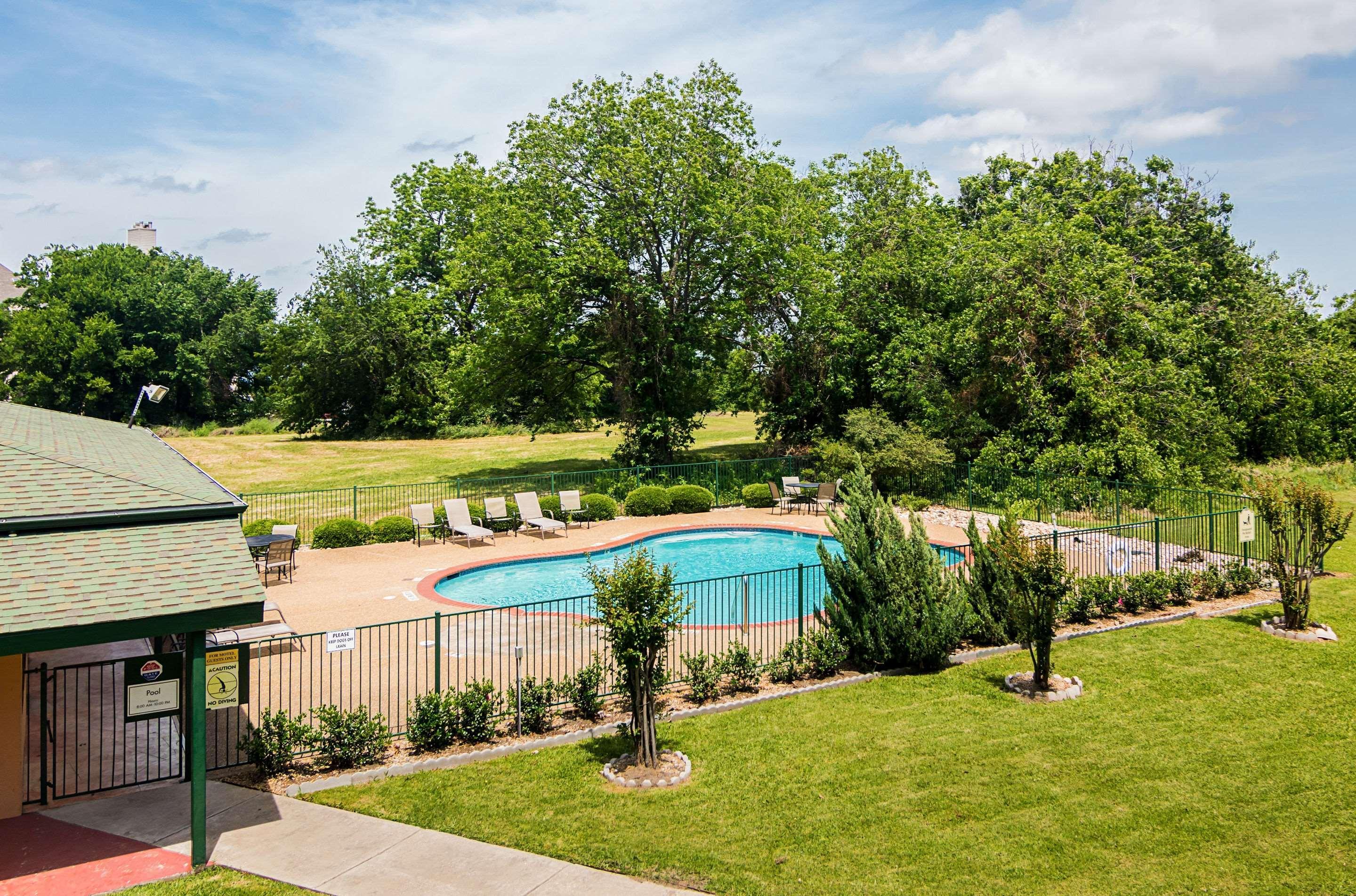 Quality Inn & Suites Garland - East Dallas Extérieur photo