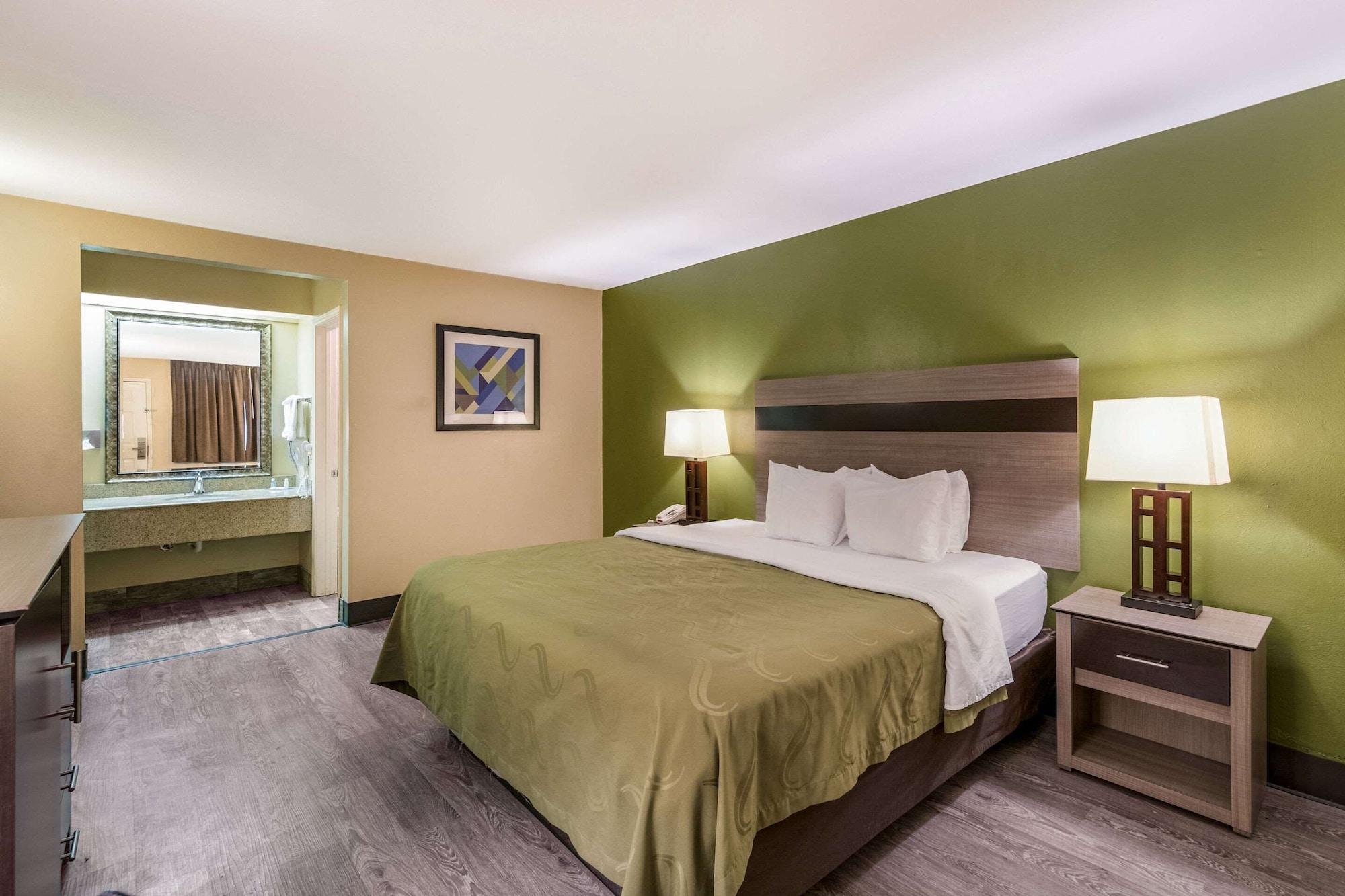 Quality Inn & Suites Garland - East Dallas Extérieur photo