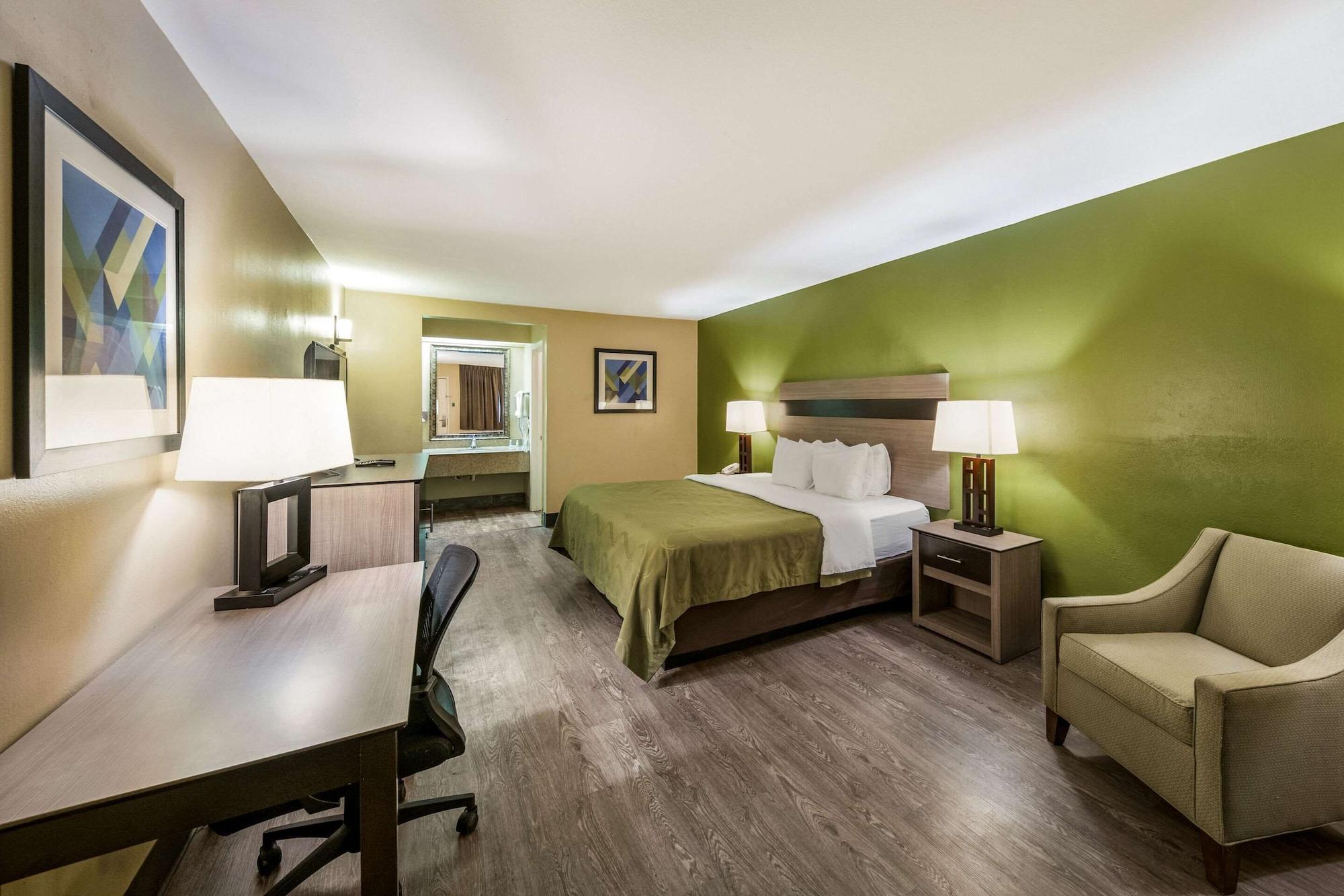 Quality Inn & Suites Garland - East Dallas Extérieur photo