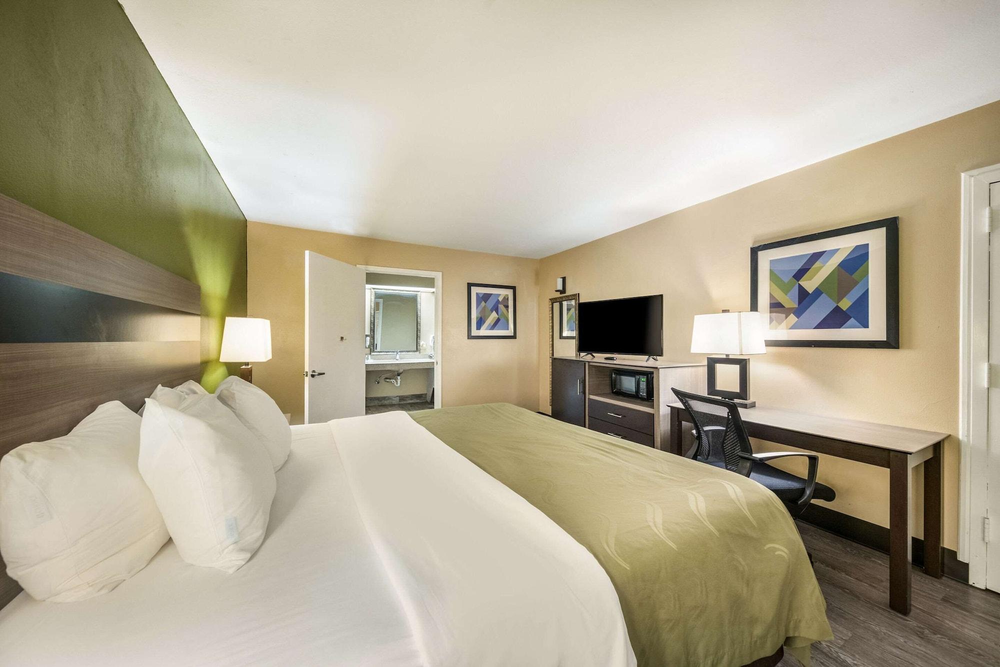 Quality Inn & Suites Garland - East Dallas Extérieur photo