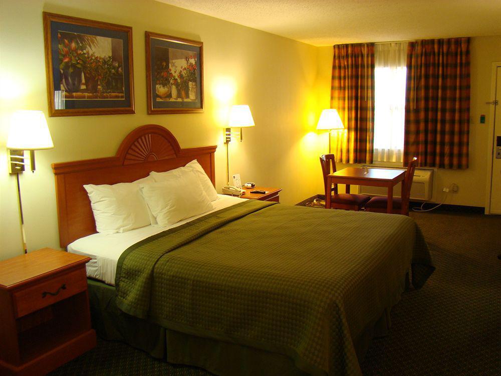 Quality Inn & Suites Garland - East Dallas Chambre photo